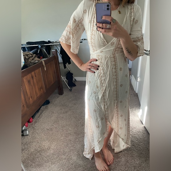 Beautiful airy wrap dress - Picture 3 of 4